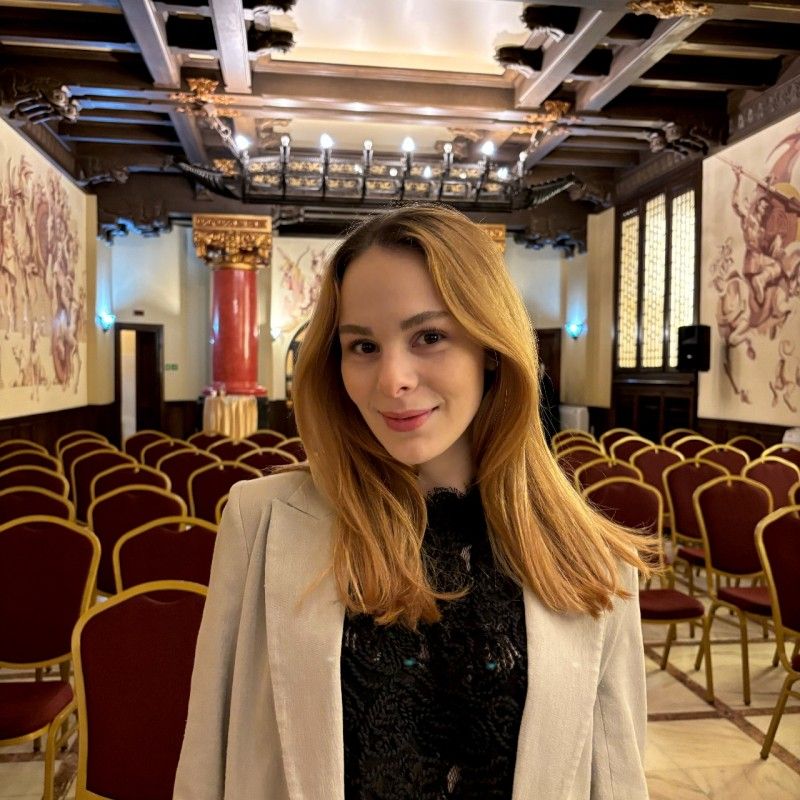 Lucia-Antonia Szecsi