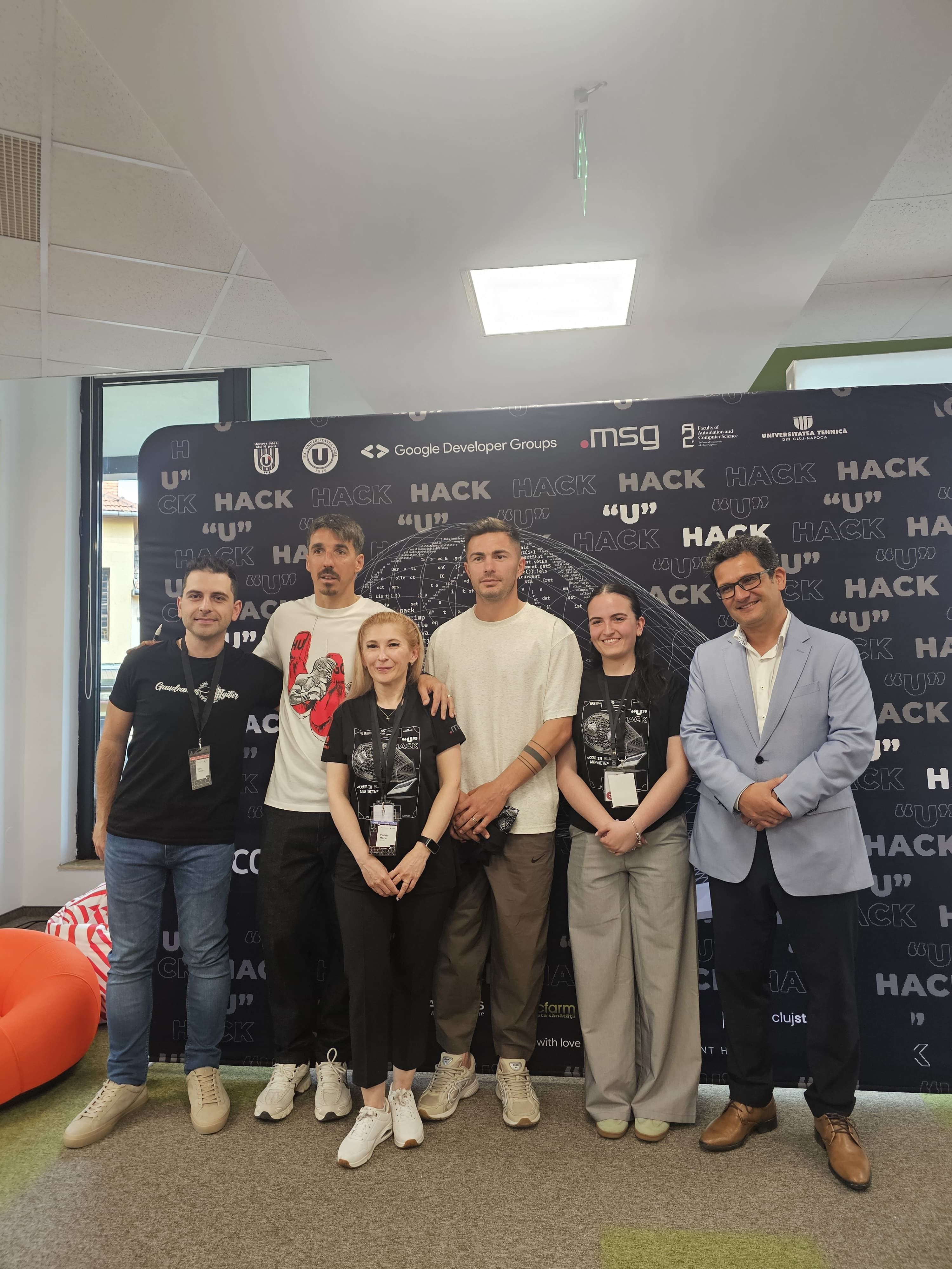 AIRi@UTCN Highlights the First Edition of “U” Hack! Code in Black & White